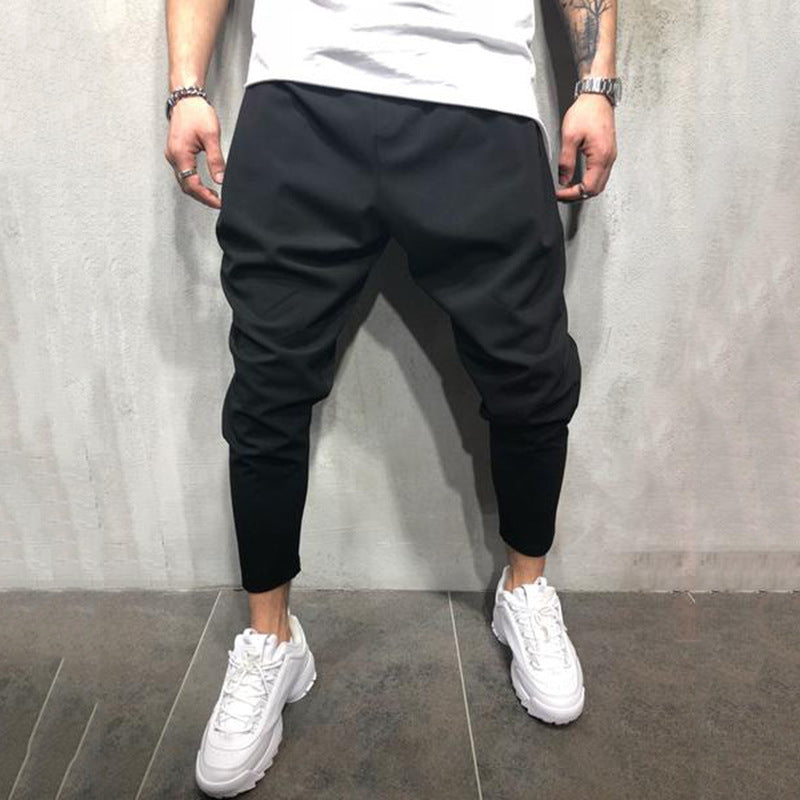 Pantaloni jogging in tessuto solido Valstrend shop, comodi e casual, in colore uniforme, adatti per sport e relax.