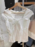 T-shirt bianca valstrend con colletto quadrato, bordi in pizzo e fiocco, maniche corte, stile elegante e femminile