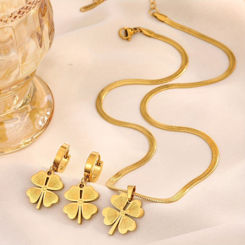 Set di gioielli di lusso con trifoglio in acciaio inox placcato oro 18K, collana e orecchini eleganti senza pietre, ideale per ogni occasione
