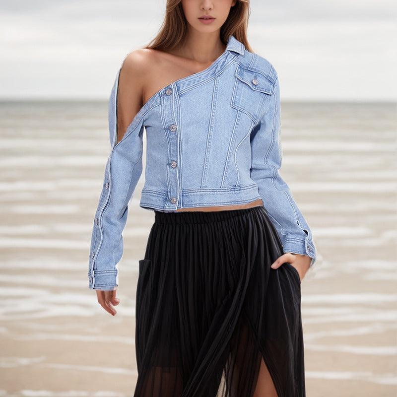 Giacca donna in denim Sense di Valstrend con design unico, stile jacket, capospalla modello trench, vista frontale.