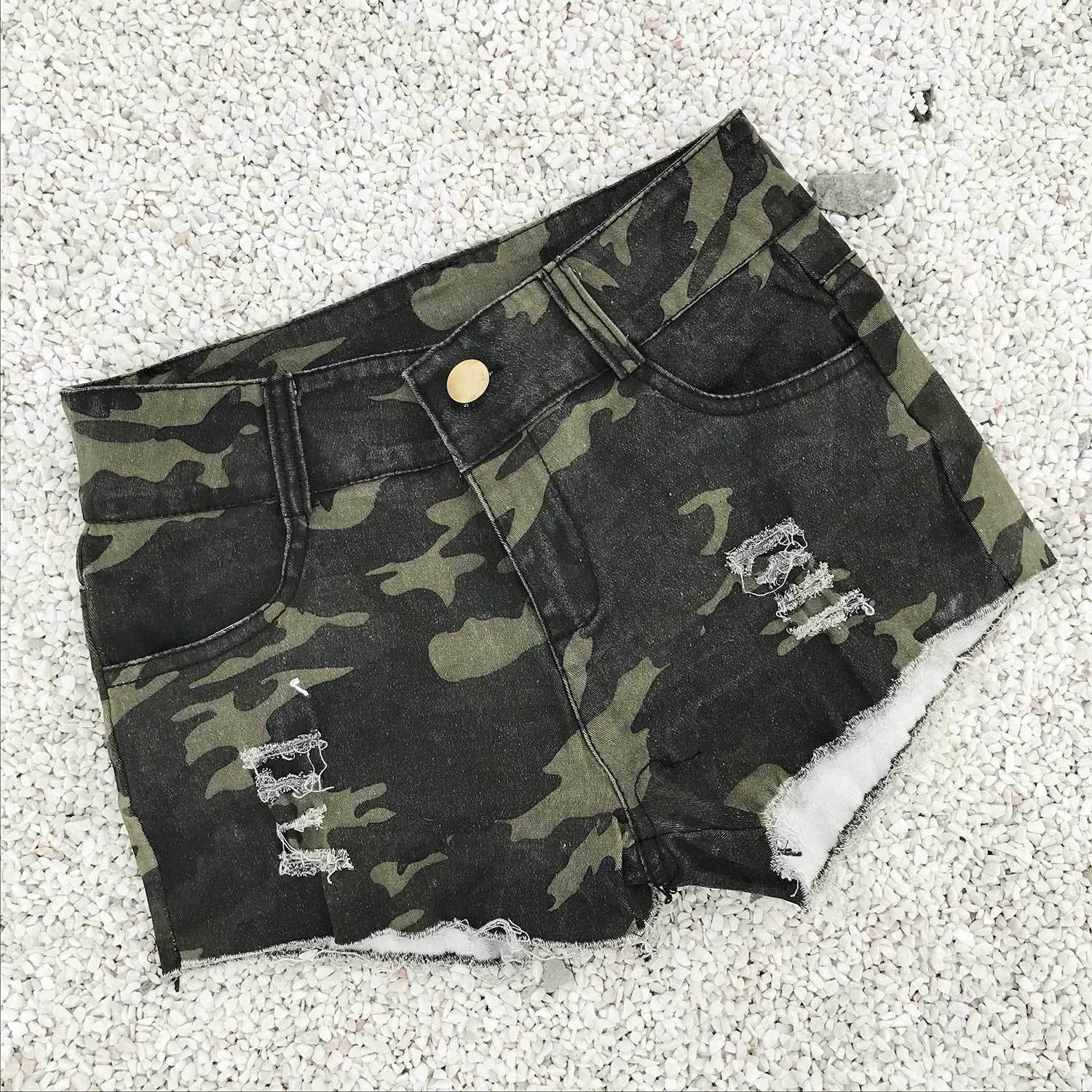Shorts estivi in denim sexy hot pants Valstrend, con dettagli alla moda, perfetti per l'estate e look casual.