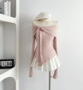 Maglione donna off-shoulder con fiocco, stile lazy, marca Valstrend shop, morbido e confortevole, dettaglio fiocco sul davanti