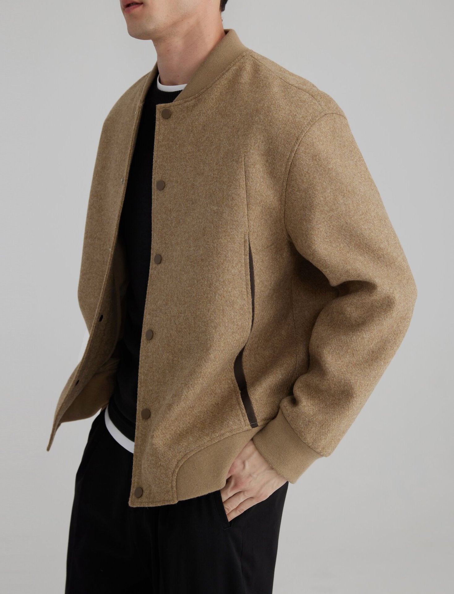 Cappotto in lana con dettaglio a contrasto patchwork e righe, linea rib, in stile elegante e caldo, marca Valstrend Shop