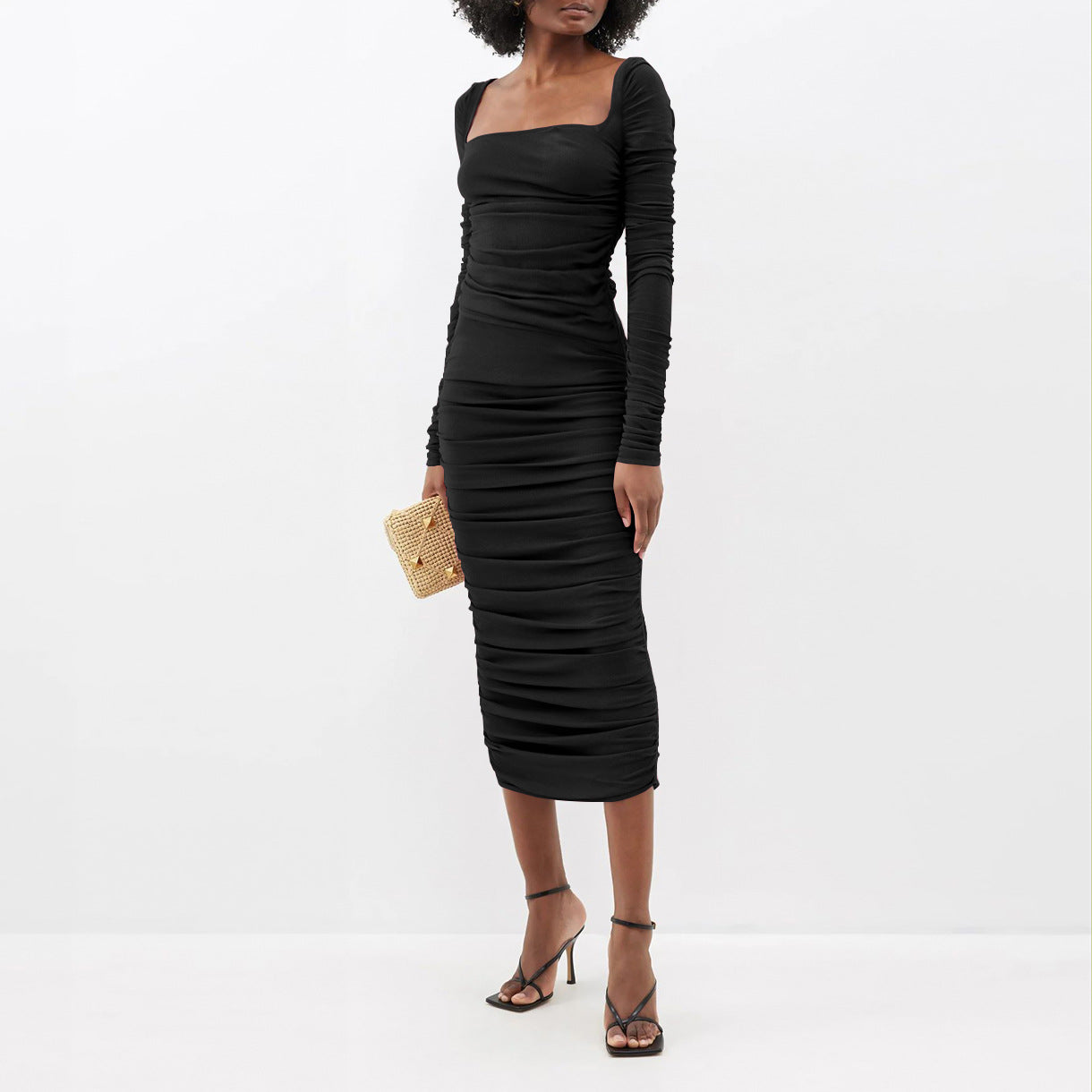 Vestito donna Valstrend, elegante, a pieghe mercerizzate con colletto quadrato e tessuto lavorato a maglia, stile raffinato e femminile.
