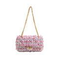 Trendy borsa a tracolla Valstrend, elegante e versatile, con design moderno e spallaccio regolabile, ideale per ogni occasione.