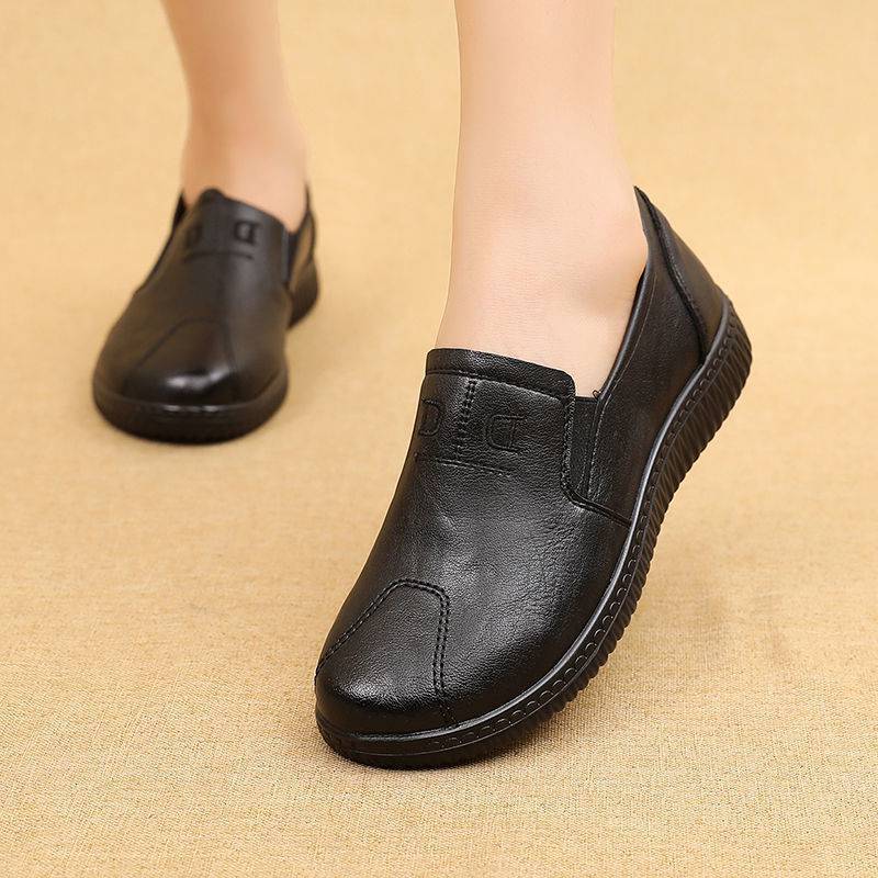 Scarpe ballerina Valstrend, comode e leggere con suola antiscivolo, ideali per primavera ed autunno, in tessuto morbido e confortevole.