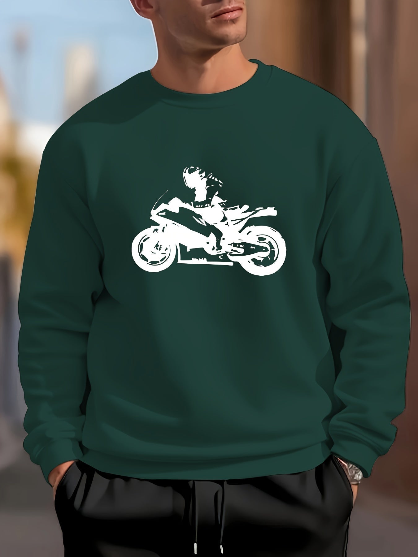 Felpa uomo Valstrend con stampa silhouette di rider, comoda con scollo tondo, ideale per uso quotidiano e outdoor.