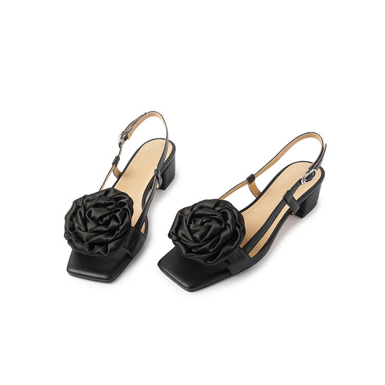 Sandali femminili Valstrend con fiori di seta, punta quadrata e design elegante per la moda donna.