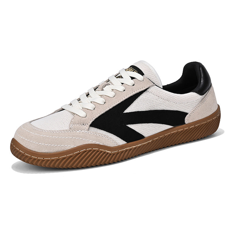 Scarpe maschili leggere in mesh trandy e abbinabili di Valstrend, modello casual con superficie traspirante e stile moderno.