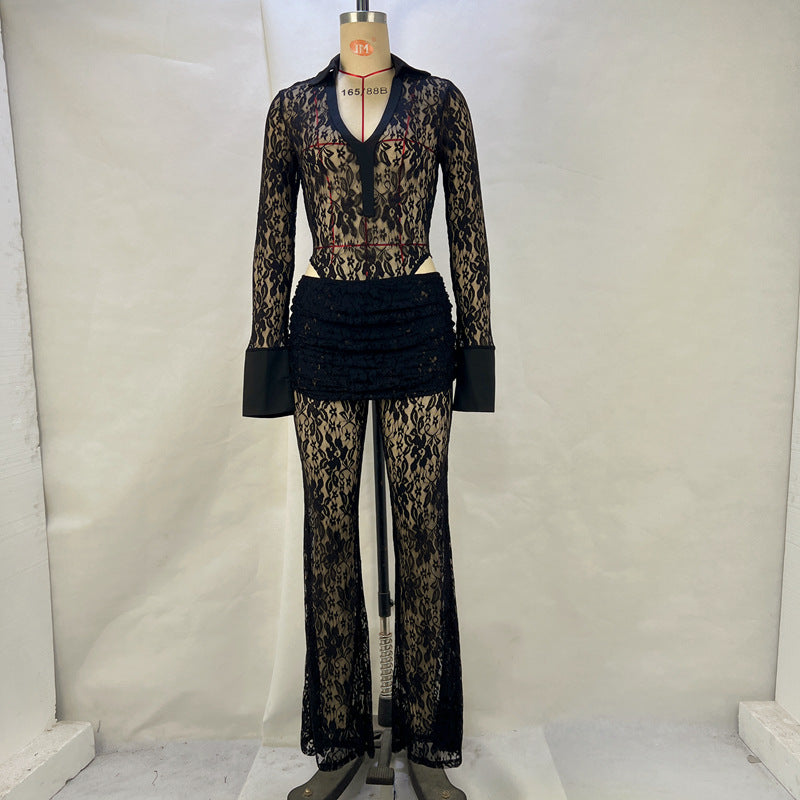 Completo donna elegante Valstrend con cuciture in pizzo, giacca e pantaloni in tessuto raffinato, stile moda femminile.