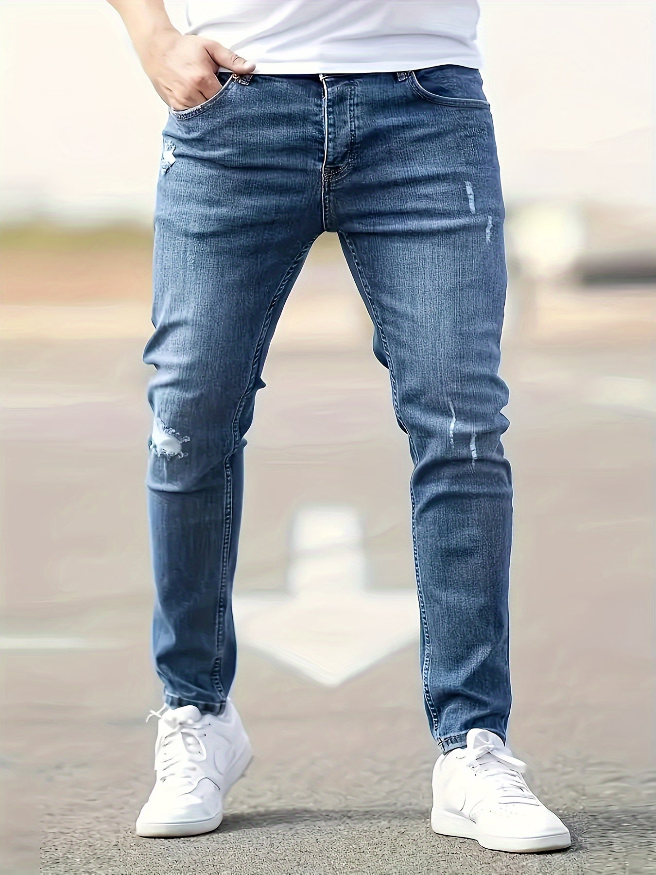 Jeans slim fit da uomo Valstrend con strappi, tessuto denim comodo, pantaloni versatili per tutte le stagioni.