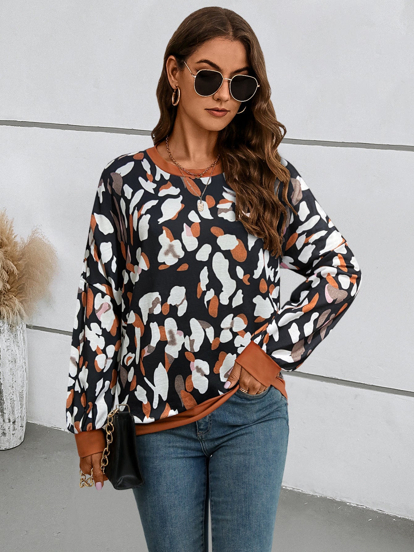 Women's Round Neck Drop-shoulder Lantern Sleeve Printed Sweater