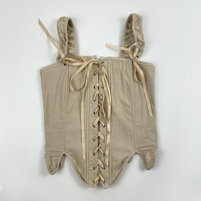 Camisole slim fit estiva donna Valstrend con ricamo, colletto a lacci e dettagli a spina di pesce, vestibilità elegante e femminile