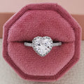 Anello cuore a forma di love personality per donna di Valstrend, con design elegante e dettagli romantici.