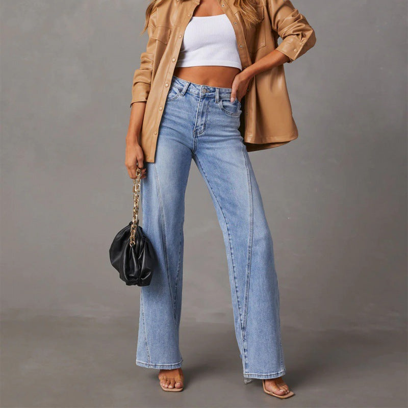 Jeans donna a zampa larga stile casual con patchwork, marca Valstrend Shop, visibili dettagli di cuciture e tessuto multicolore
