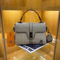 Borsa a tracolla femminile Valstrend, stile one-shoulder e moda trendy, con design elegante e spazioso.
