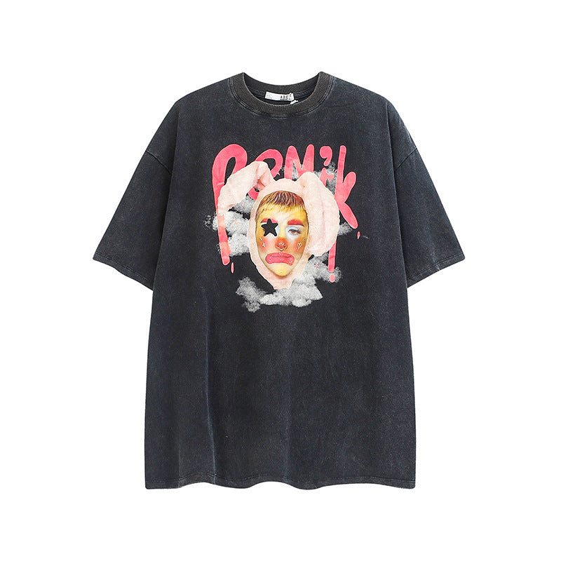 Maglietta donna Valstrend con stampa retrò di clown, maniche corte e design colorato, perfetta per uno stile vivace e originale.