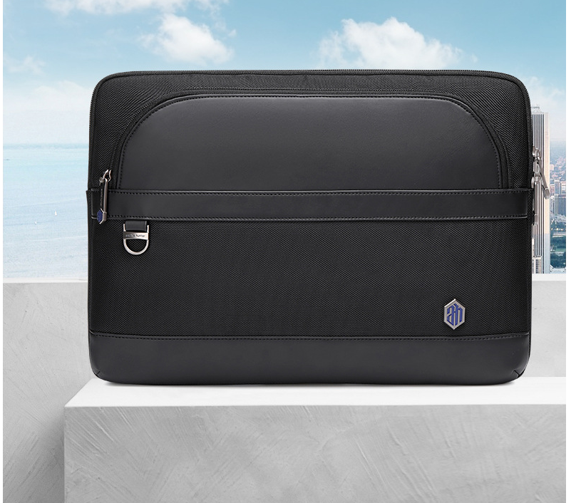 Sacco impermeabile Valstrend per computer da viaggio e tempo libero, ideale per uso outdoor e professionale.