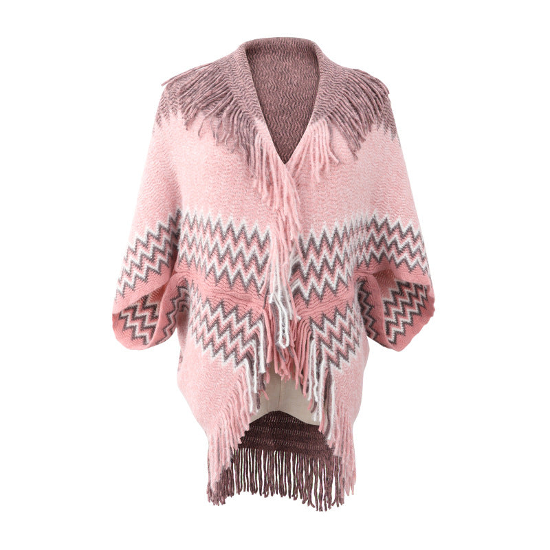 Cappa e scialle da donna in maglia con frange, colore abbinato, stile Valstrend, ideale per look eleganti e comodi.