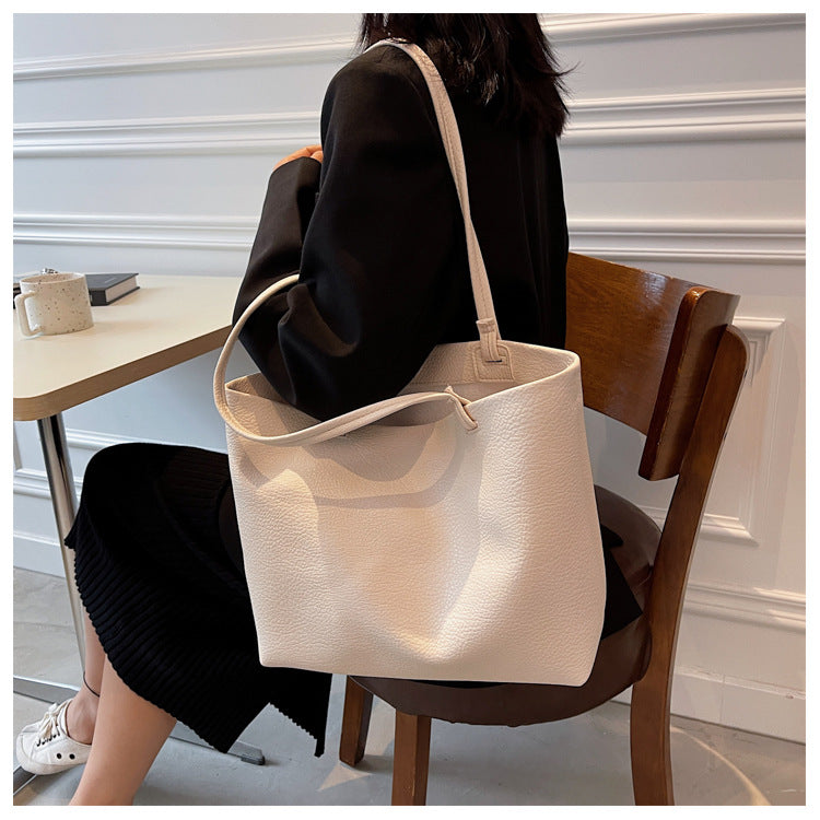 Borsa a tracolla Valstrend, grande capacità, in morbida pelle casual, stile all-match, con dettagli eleganti e spazio per gli oggetti.