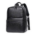 Zaino da uomo in pelle bovina Valstrend, stile casual per viaggio e uso quotidiano, con tasche e tracolla regolabile.