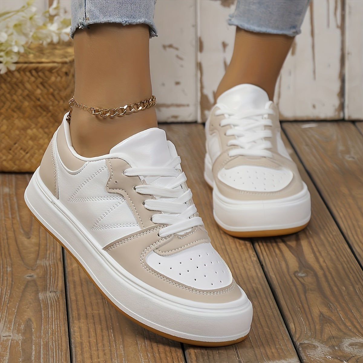 Scarpe casual da donna Valstrend con punta rotonda e design color blocking, ideali per uno stile comodo e alla moda