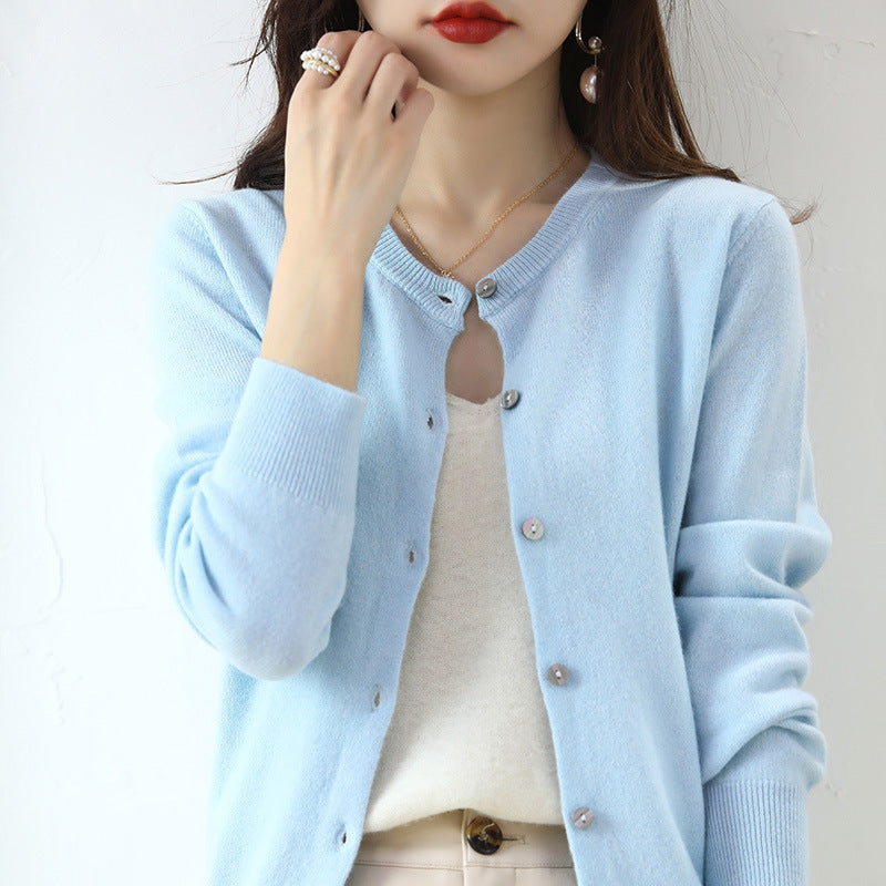Cardigan donna Valstrend, giacca corta in maglia morbida, ideale per look casual e autunnali, con chiusura frontale e tasche.