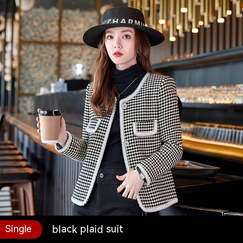 Cardigan elegante da donna Valstrend, cappotto leggero in tessuto morbido, stile sofisticato e moderno per look femminili.