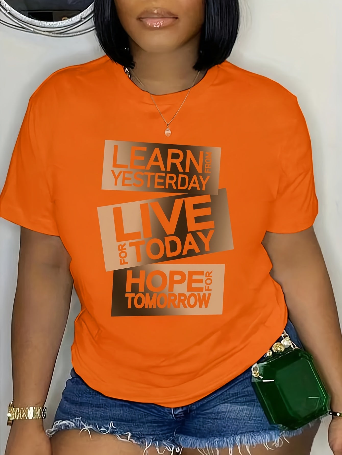 T-shirt donna Valstrend con stampa lettera, maniche corte, scollo rotondo, vestibilità casual per estate e primavera.