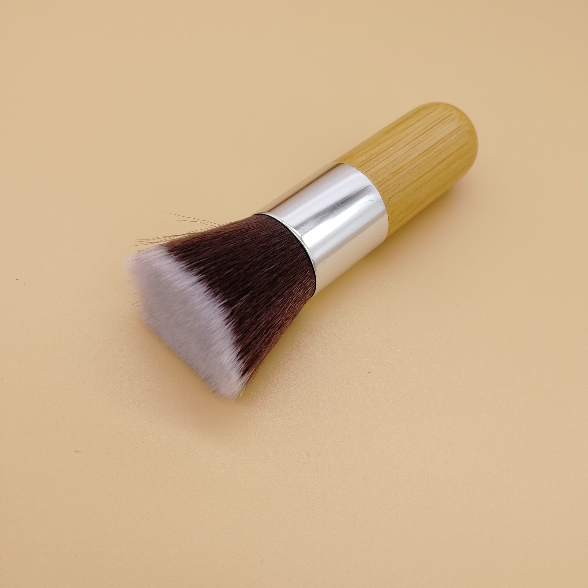 Pennello per trucco Valstrend in nylon e bambù, strumento di bellezza per capelli e makeup, con setole morbide e design elegante