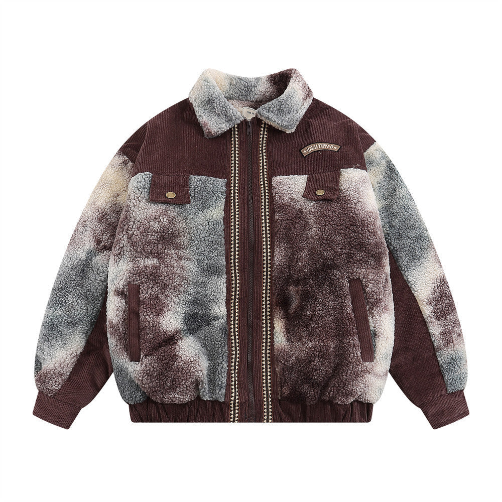 Uomo indossa cappotto in lana di agnello Valstrend, stile moda, con collo alto e tasche, in tessuto caldo e morbido.