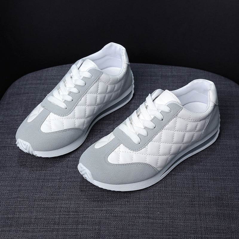 Scarpe da ginnastica studentescche Valstrend Super Popular Leisure Sneakers bianche con dettagli colorati, ideali per lo stile casual.