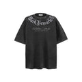 Maglietta da uomo Valstrend Shop American Retro con lettere gothiche ricamate, maniche corte e effetto usurato.