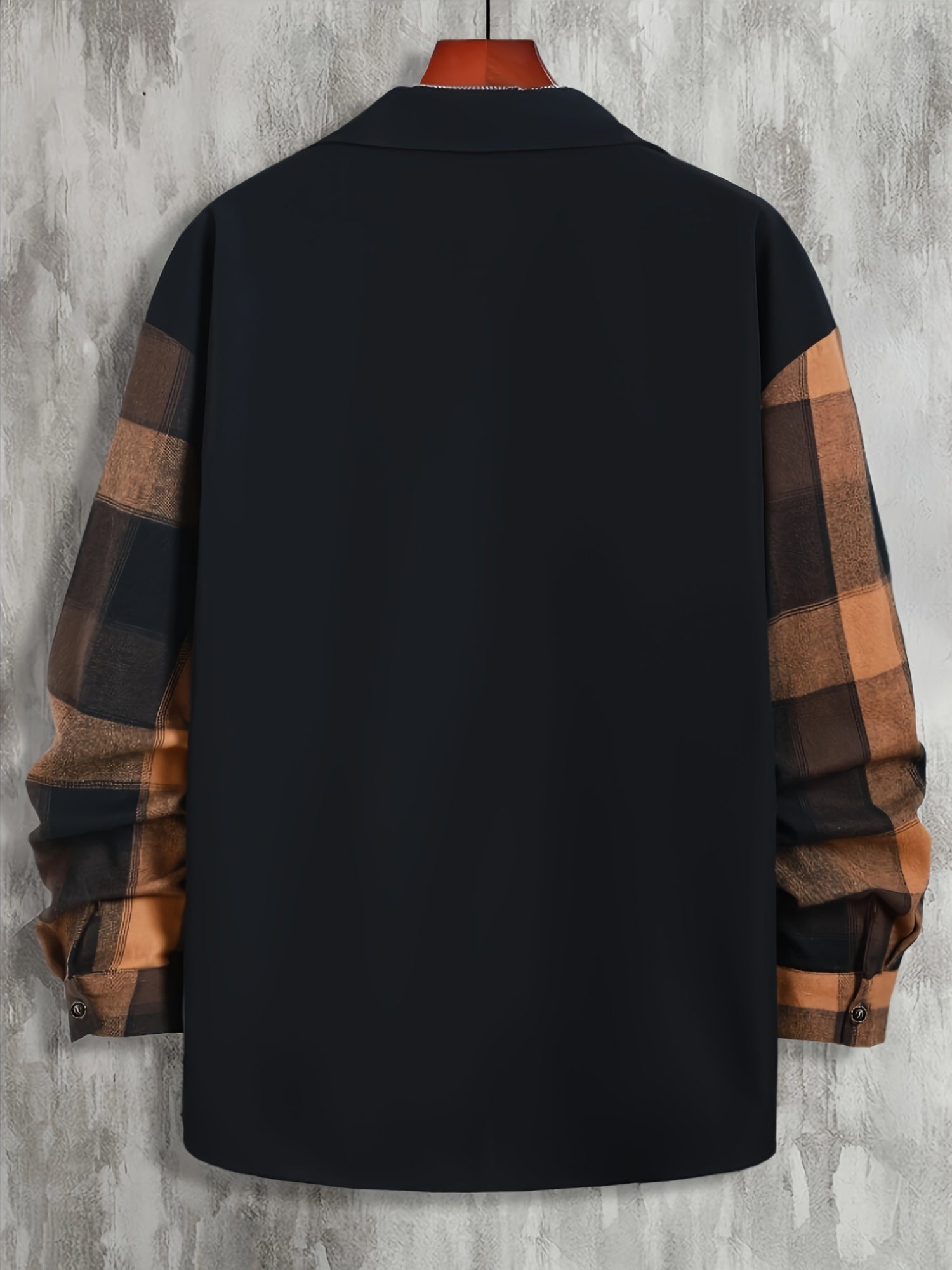 Camicia casual da uomo Valstrend con collo, maniche lunghe, taschino, motivo a quadri e chiusura con bottoni.