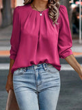 Camicia casual a maniche lunghe Valstrend con collo rotondo plissettato, perfetta per uscite e spostamenti, vista frontale.