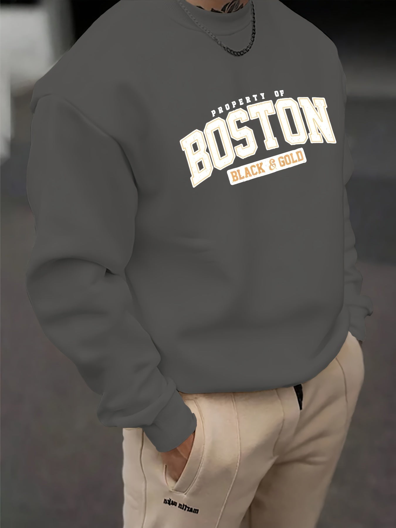 Felpa a maniche lunghe Valstrend Boston Print, comoda con collo rotondo, perfetta per sport all'aperto e stile in ogni stagione.