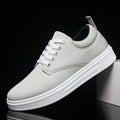 Scarpe da uomo Valstrend in pelle bianca, tutte le stagioni, morbide, eleganti e versatili per ogni occasione.