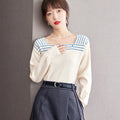 Maglione a righe blu navy stile retrò con colletto quadrato da marinaio francese, marca Valstrend, dettaglio moda elegante.