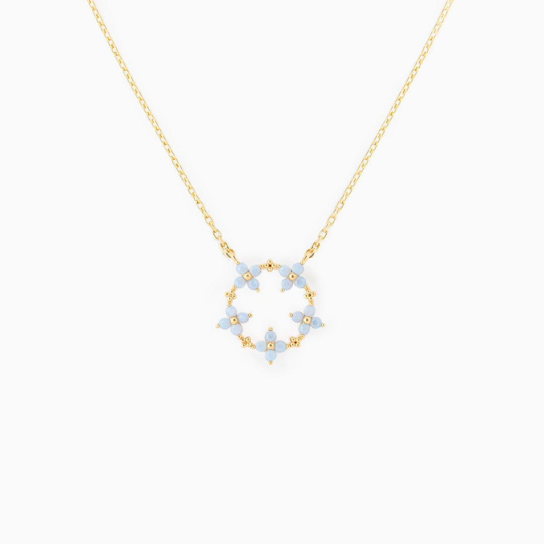 Collana semplice con pendente a fiore femminile, gioiello di moda Valstrend per donne, dettaglio delicato e elegante.