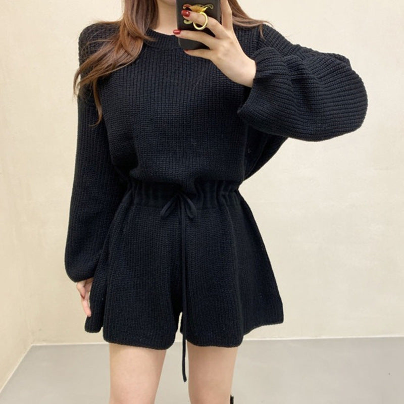 Tuta donna Valstrend, pantaloni larghi a gamba ampia con scollo rotondo retrò e fascia da annodare, stile elegante e casual