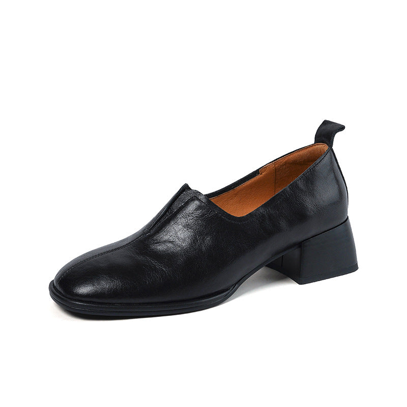 Scarpe Valstrend shop in pelle di mucca a tacco chunky rotondo con punta profonda e tacco medio, stile elegante e confortevole.