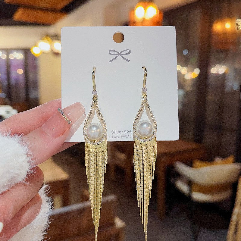 Orecchini in argento sterling con perle di lusso, design leggero e elegante, perfetti per uno stile raffinato e sofisticato