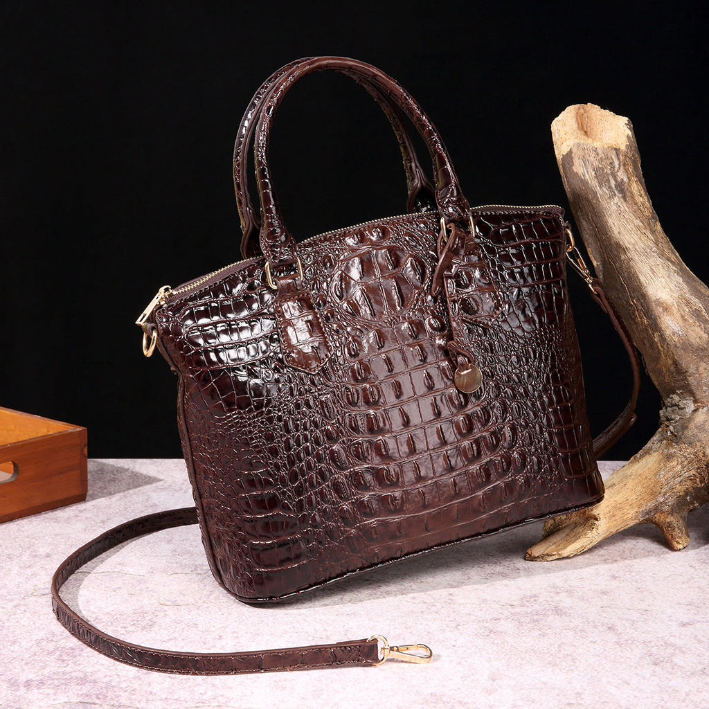 Borsa a tracolla donna Valstrend con motivo rettile retrò a crocodile, portabile, elegante e compatta, vista frontale.