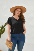 Maglietta donna Valstrend con scollo a V, maniche corte e dettagli di pelliccetta, taglia comoda e stile casual.