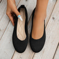 Scarpe da donna Valstrend con punta rotonda e suola piatta, stile casual e comodo, ideali per look quotidiani.