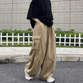 Pantaloni larghi retrò da uomo Valstrend, stile fashion, tessuto in cotone, vista frontale con dettaglio della vestibilità larga