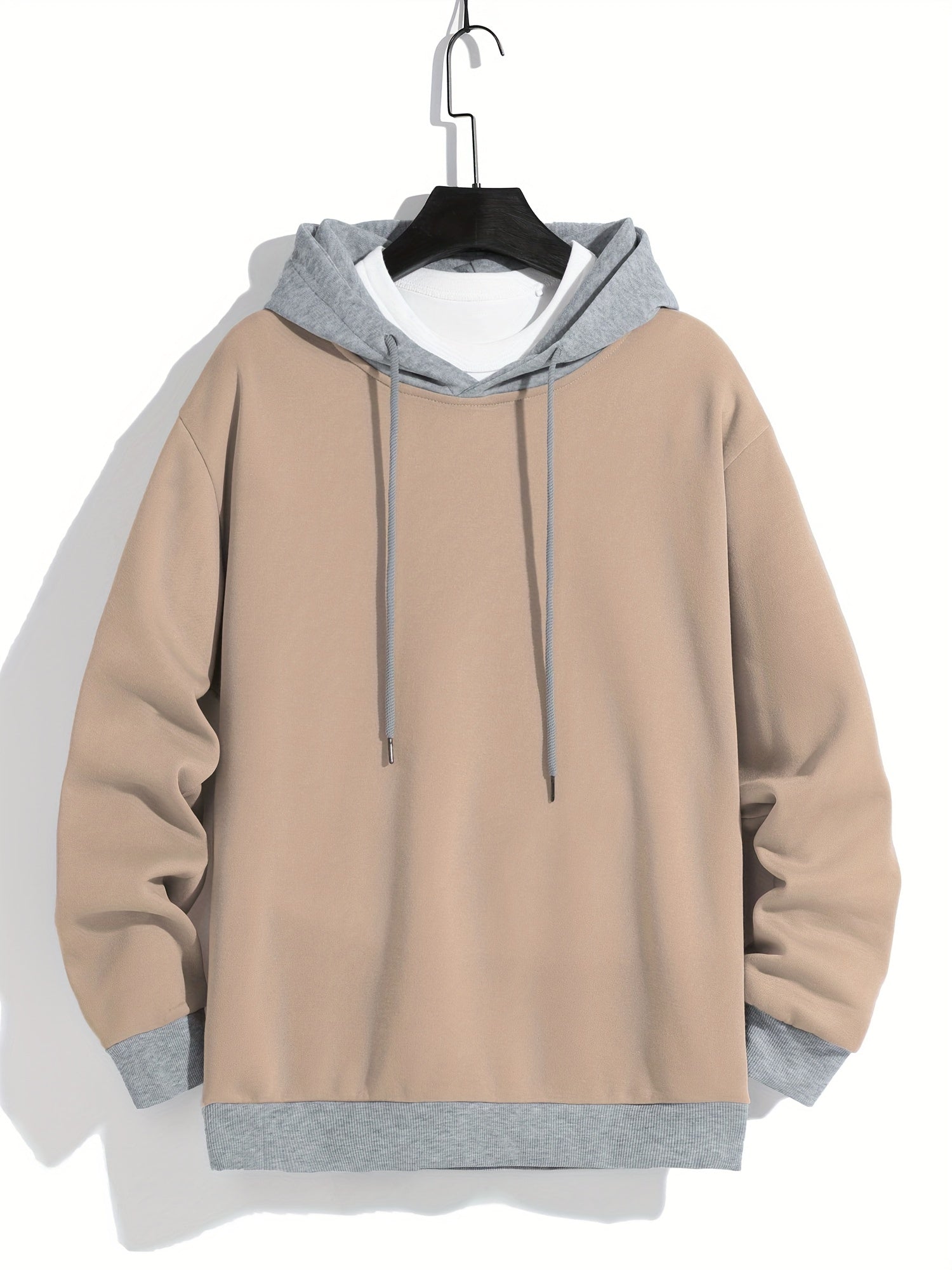 Felpa con cappuccio streetwear color block retrò per uomo, design grafico casual, ideale per inverno e autunno.