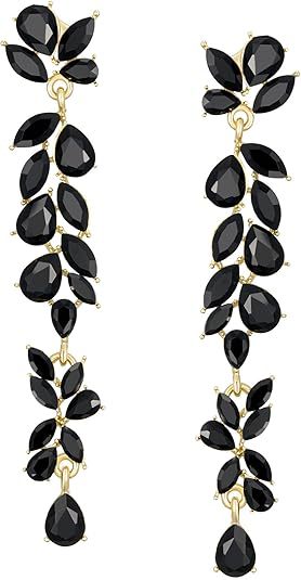 Orecchini pendenti da donna con lunghi pendenti a nappe in argento con zirconi lucidi, eleganti e raffinati.