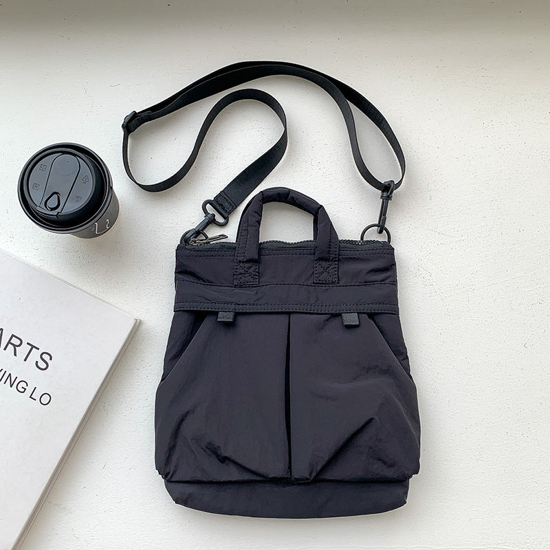Borsa a tracolla in nylon casual donna Valstrend, grande capacità, design pratico e resistente, con tasche e cinturino regolabile