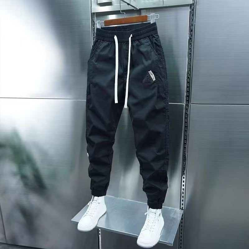 Salopette estiva sottile in seta ghiaccio per uomo, prodotto Valstrend shop, con tessuto leggero e traspirante.